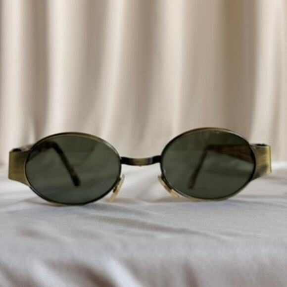 unknown Accessories - Green Oval Brass Sunglasses - 80s Vintage, Tortoise Shell Arms